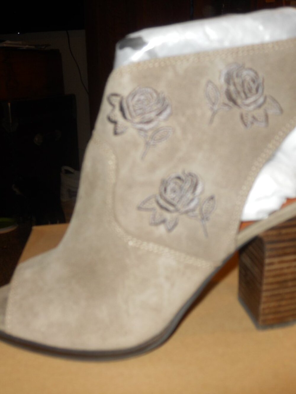 LUCKY LISTANA BOOTIES SIZE 11